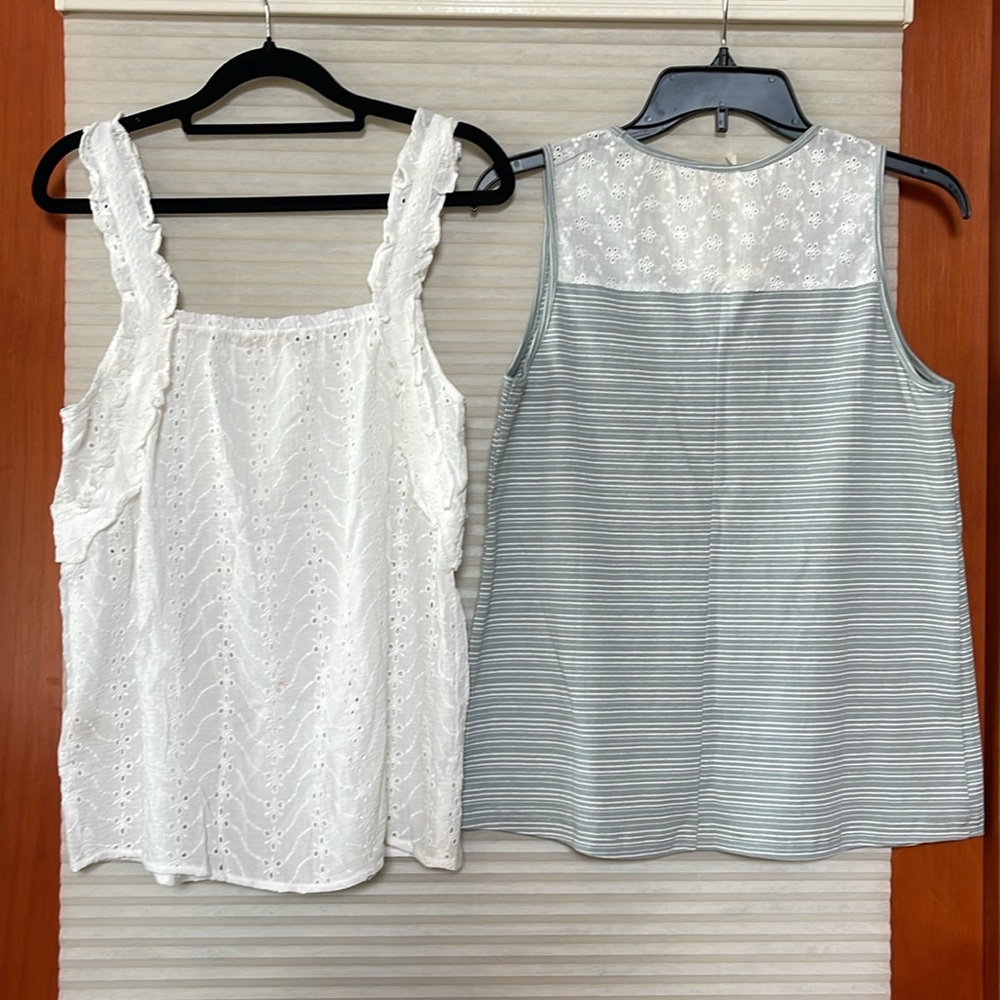 Nwt Bundle Of 2 Tops Size Small - image 3